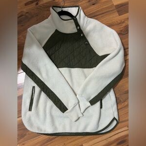 Abercrombie & Fitch White and Olive Pullover